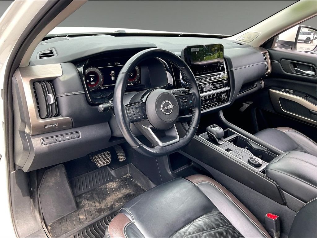 Used 2023 Pearl White Tricoat Nissan Platinum image 8