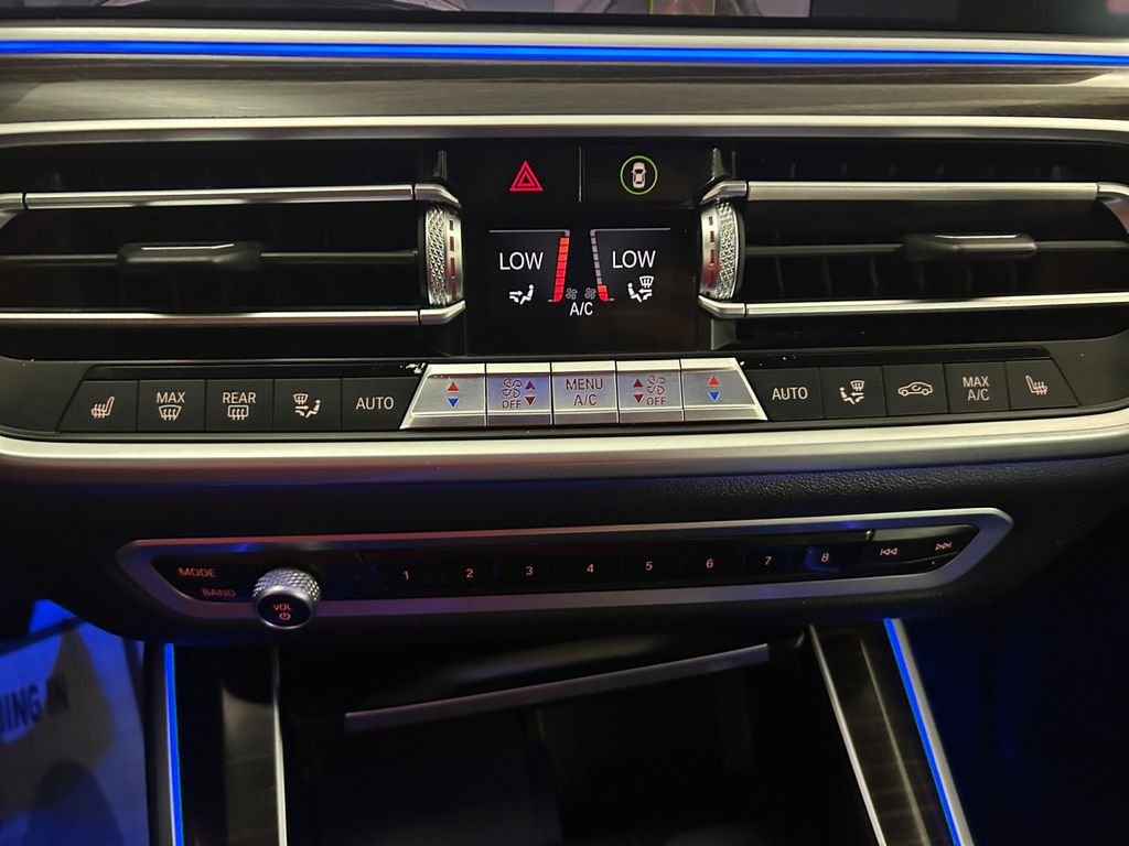Used 2020 Black BMW sDrive40i image 30