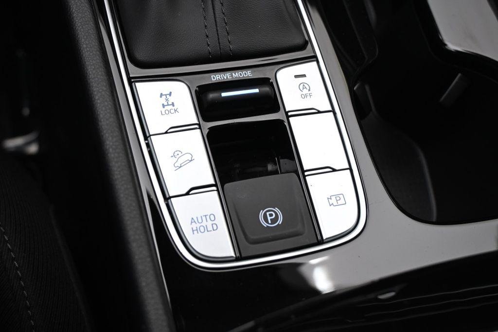 New 2026 White Pearl Hyundai SEL AWD image 31