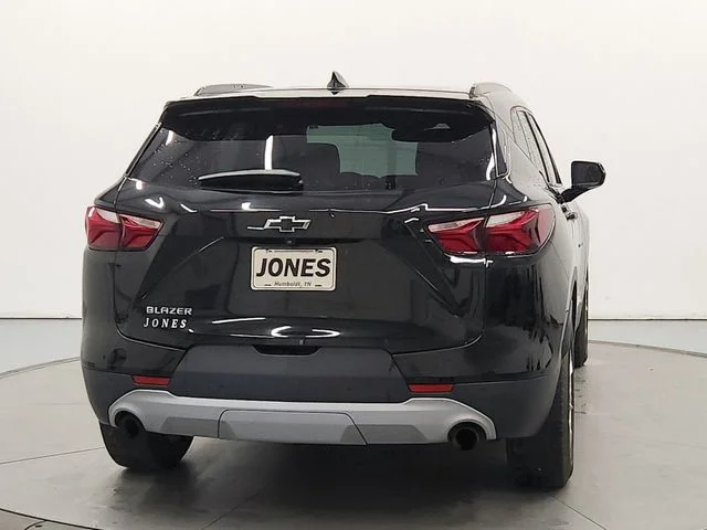 Used 2020 Black Chevrolet LT image 6