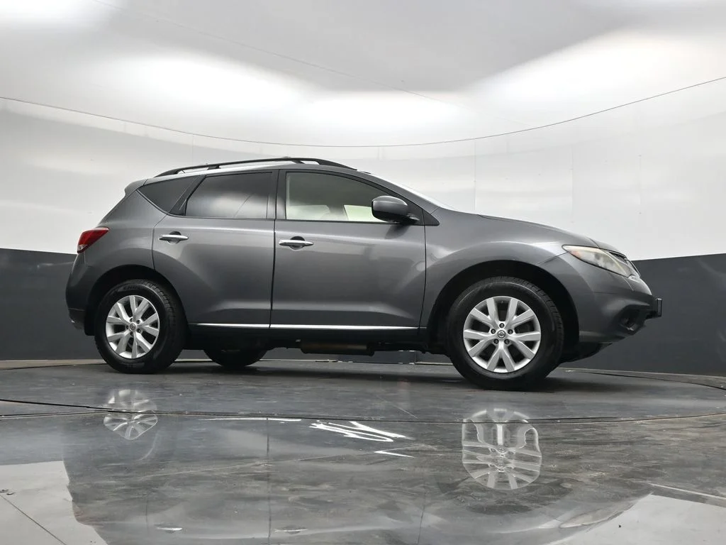 Used 2013 Gray Nissan SL image 40