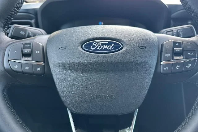 New 2026 Space White Metallic Ford XLT image 42