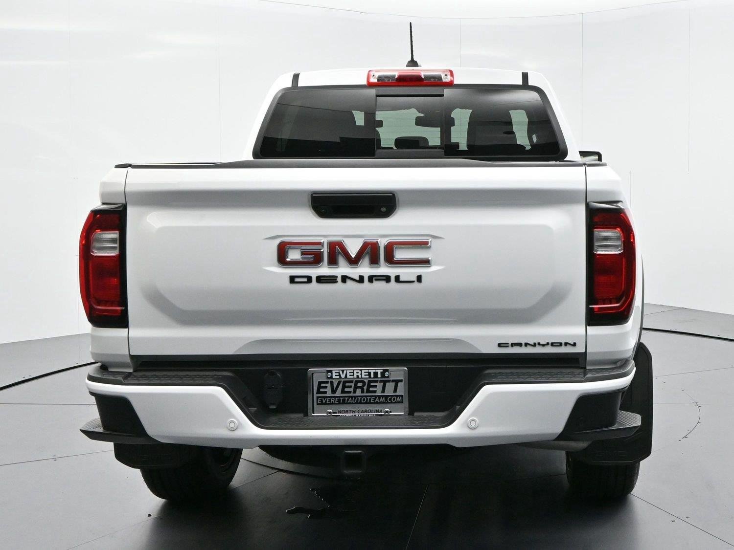 Used 2024 Summit White GMC Denali image 6