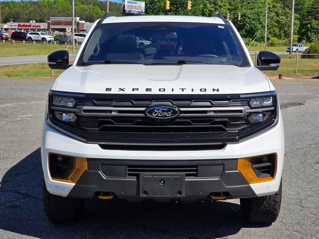 Used 2025 White Ford Tremor image 22