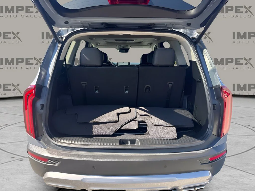 Used 2022 Silver Kia EX image 28