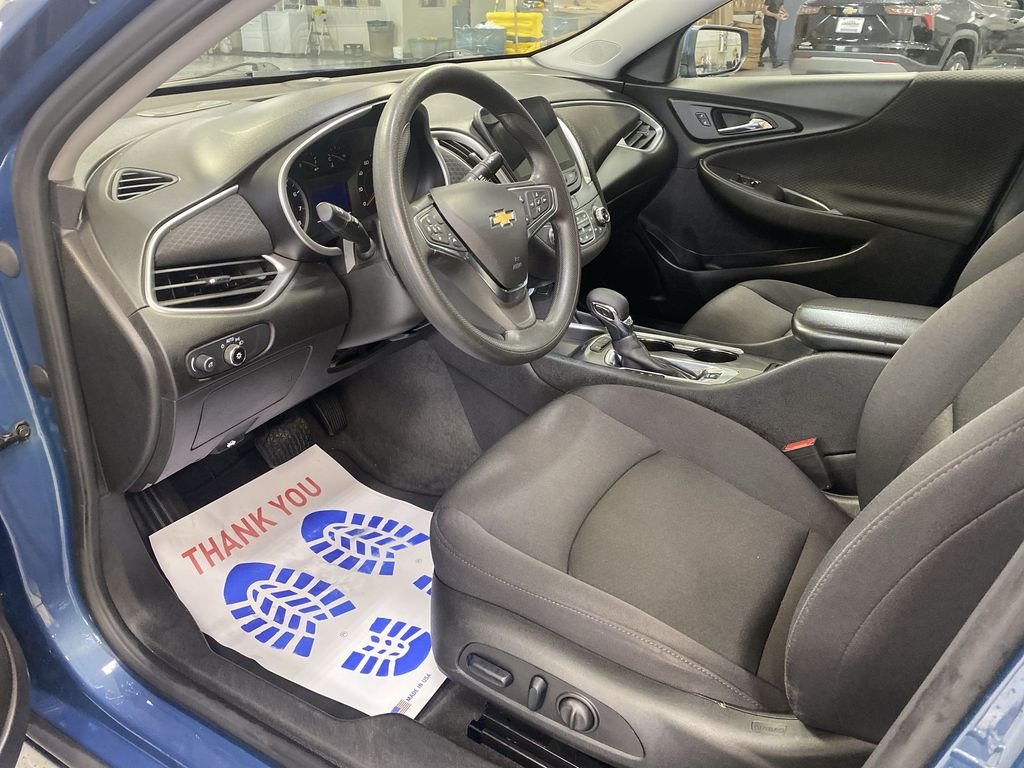 Used 2024 Lakeshore Blue Chevrolet LT image 13