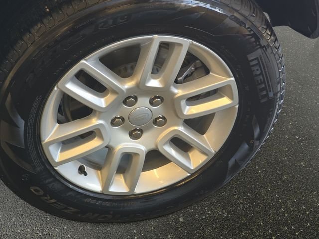 Certified Used 2025 White Land Rover S image 34