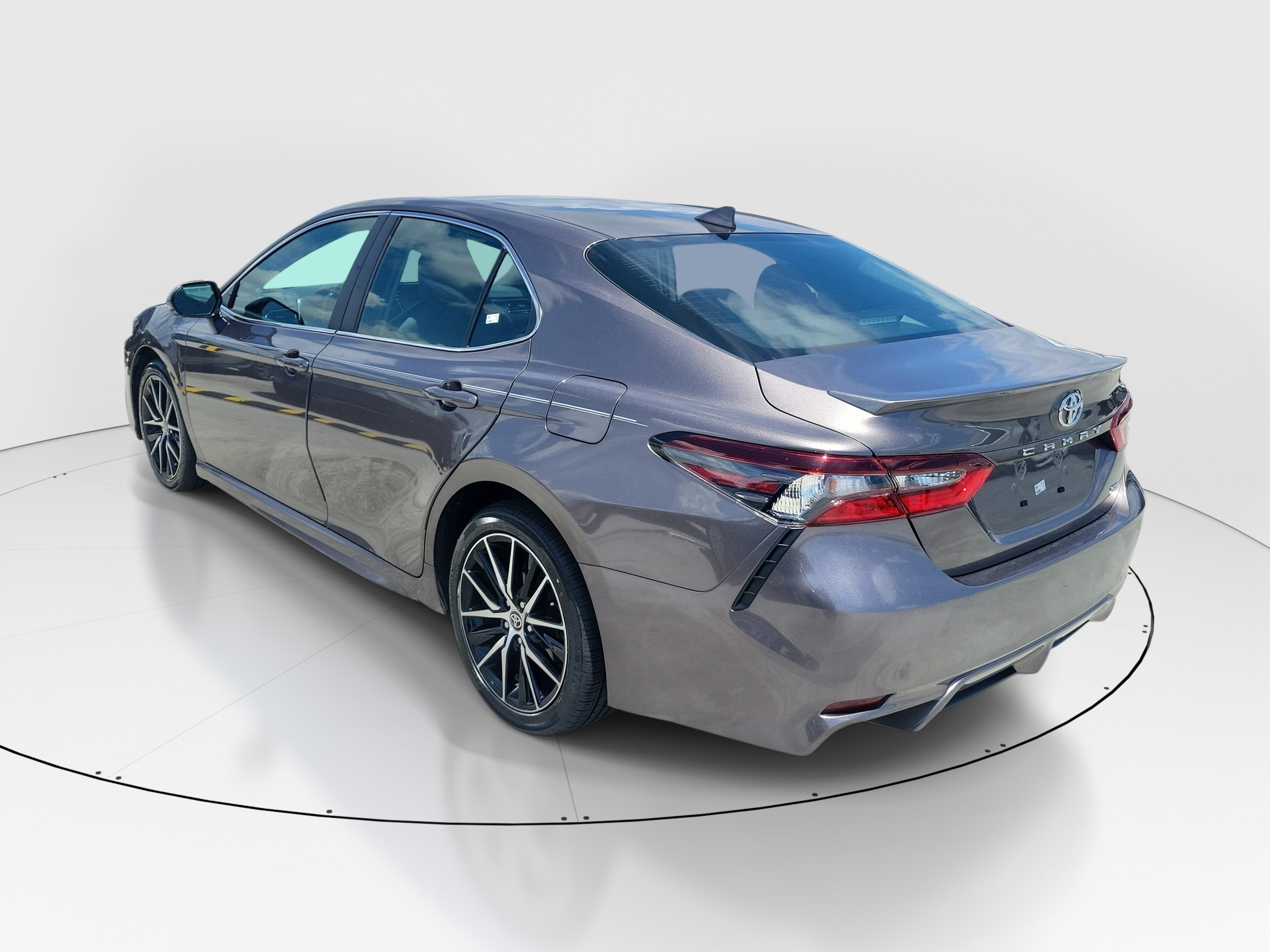 Used 2024 Predawn Gray Mica Toyota SE image 4