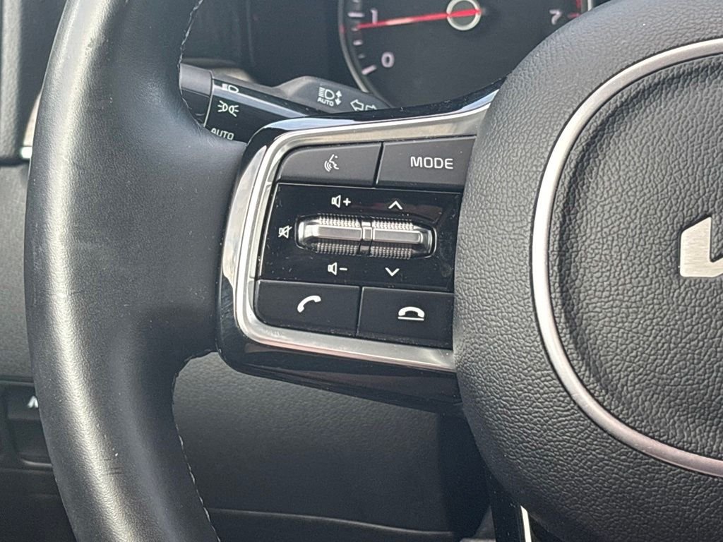 Certified Used 2023 Silver Kia X-Line S image 27