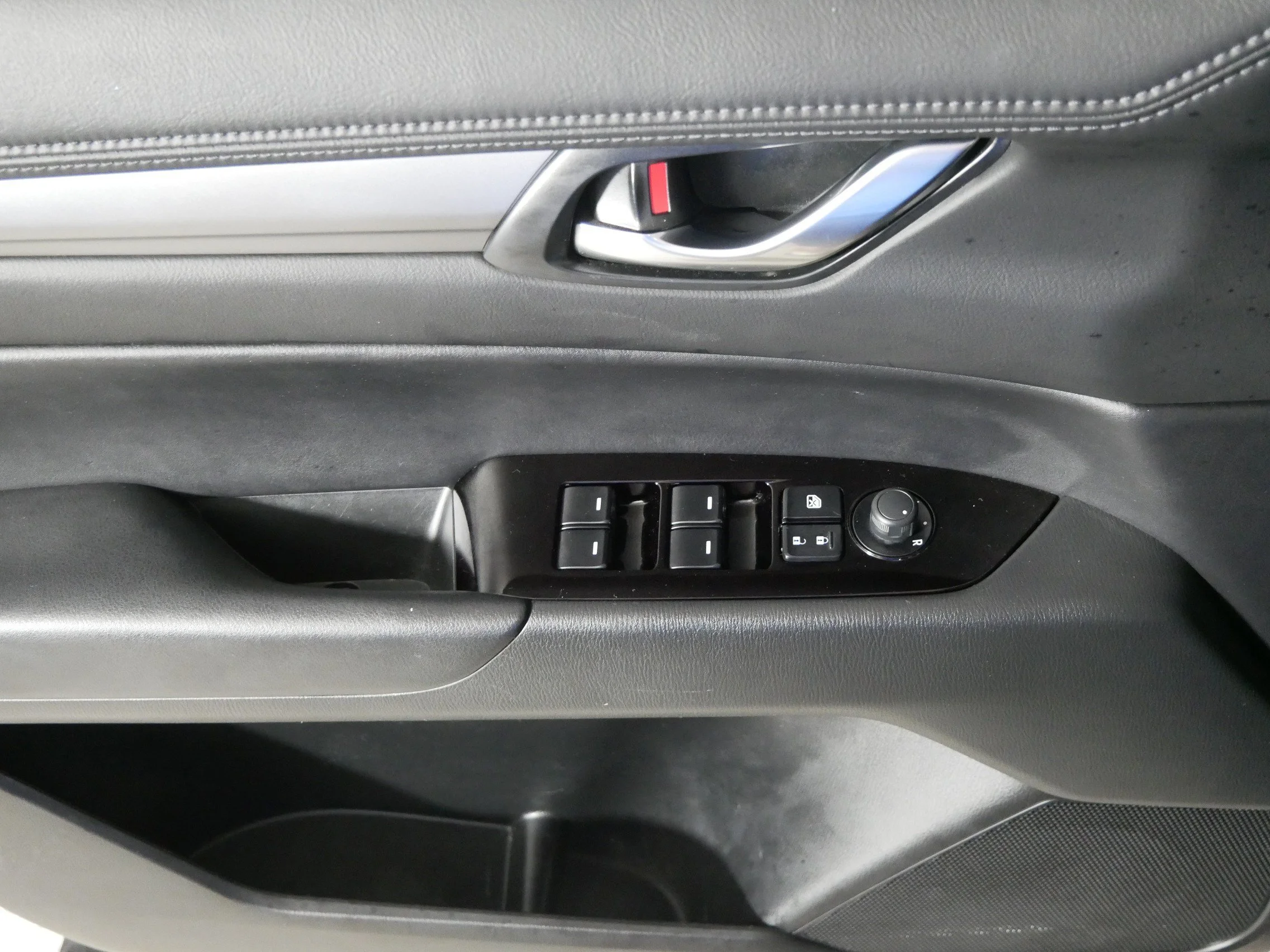 Used 2025 Jet Black Mica Mazda 2.5 S Preferred Package image 19
