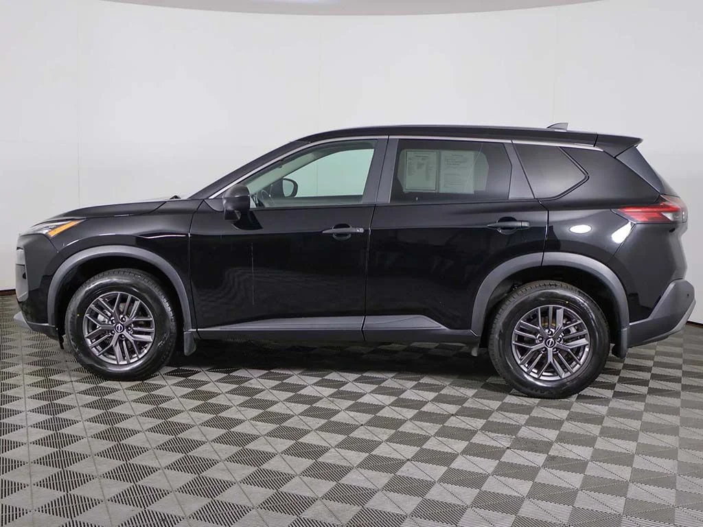 Used 2023 Super Black Nissan S image 14