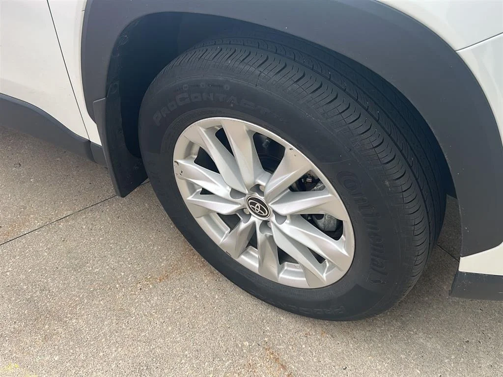 Used 2024 Toyota Corolla Cross LE with VIN 7MUBAABG3RV080464 for sale in Winona, Minnesota