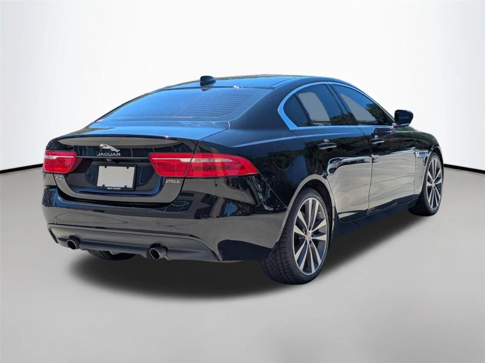 Used 2019 Narvik Black Jaguar 25t Prestige image 15