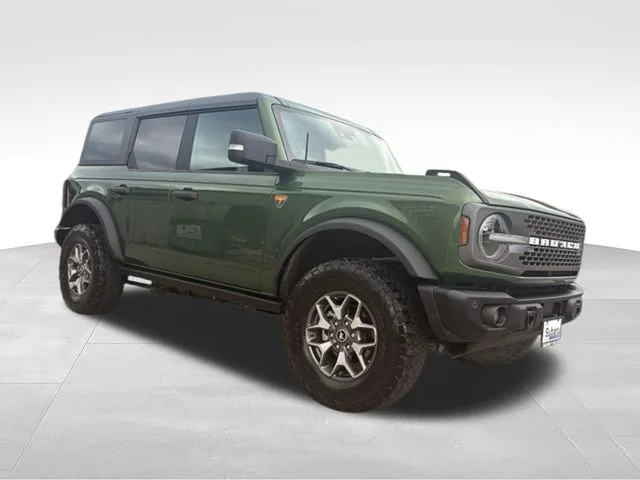 Used 2023 Green Ford Badlands image 1