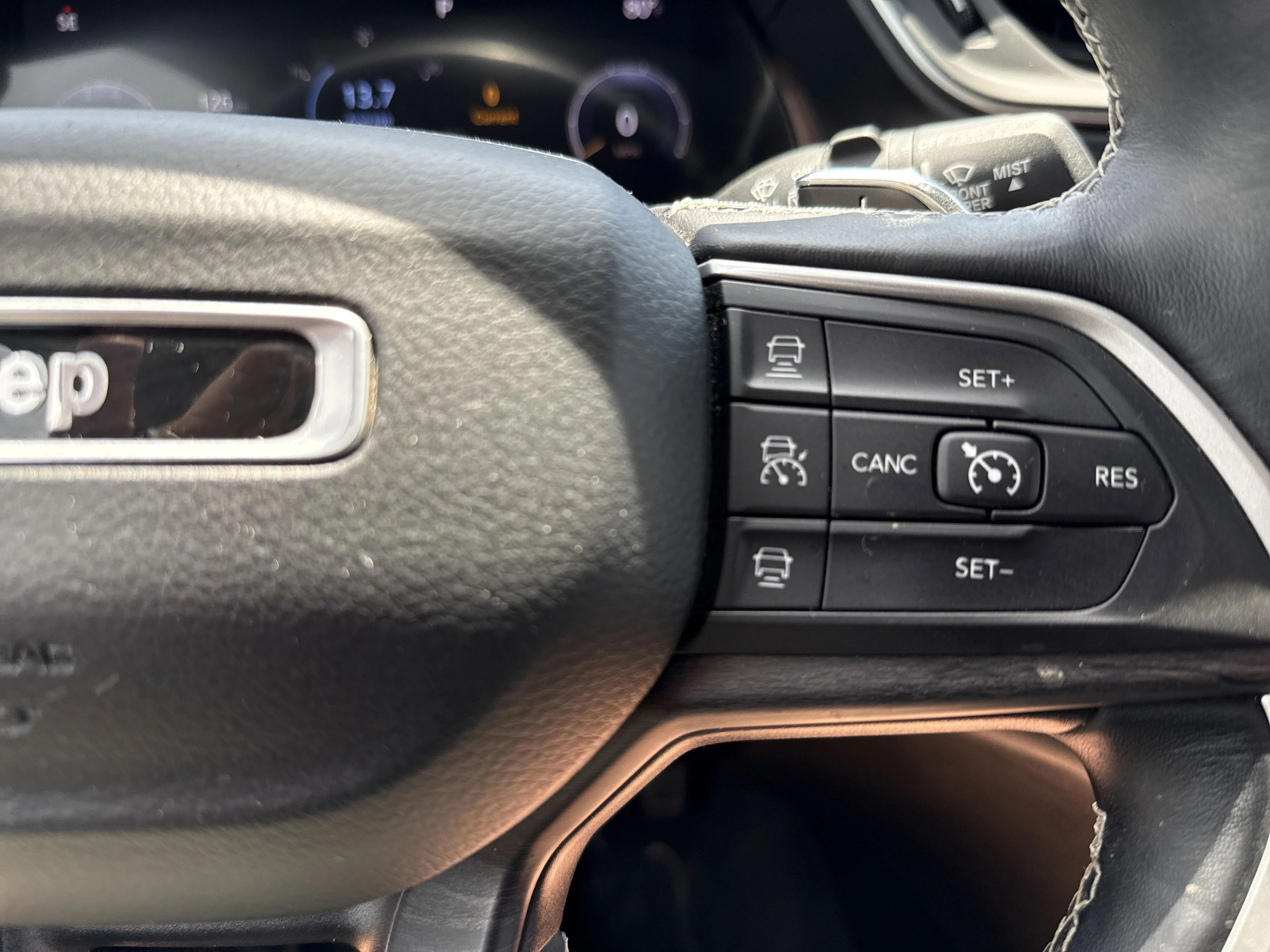 Used 2021 Diamond Black Crystal Pearlcoat Jeep Limited image 20