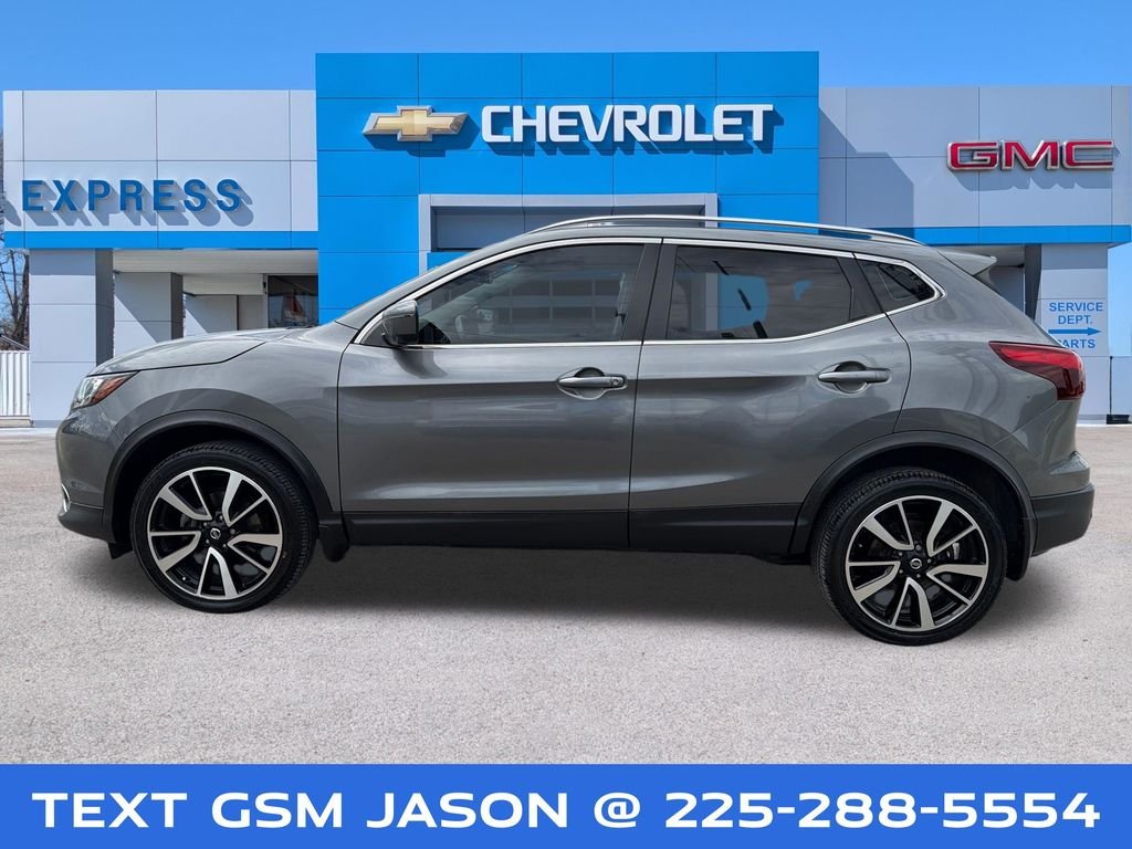Used 2019 Gray Nissan SL image 6