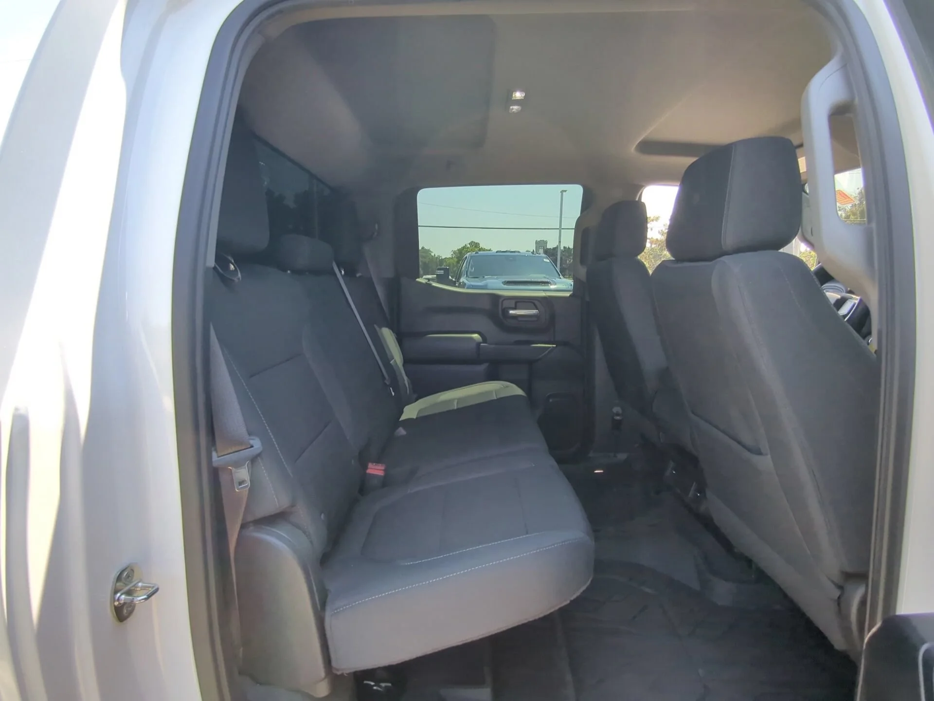 Used 2022 Summit White Chevrolet Custom image 9