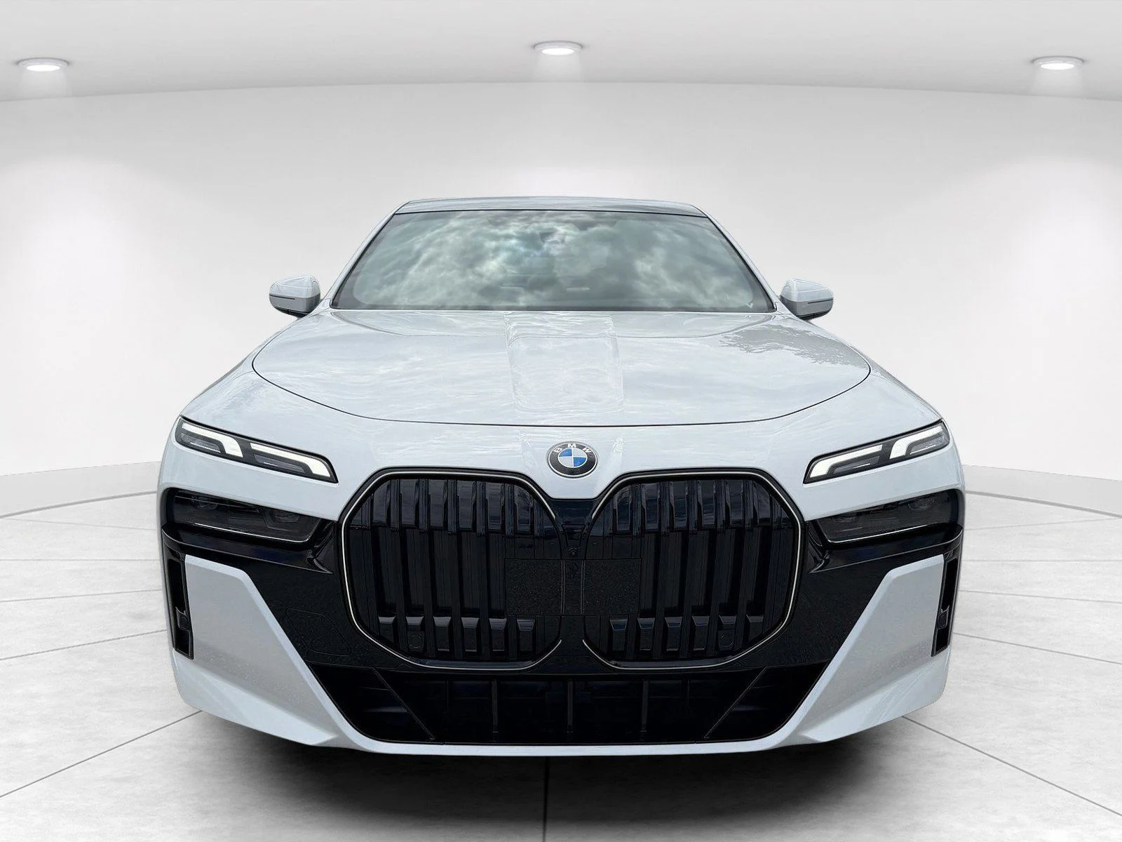 New 2026 Mineral White Metallic BMW 740i image 2