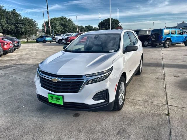 2024 Chevrolet Equinox LS's photo