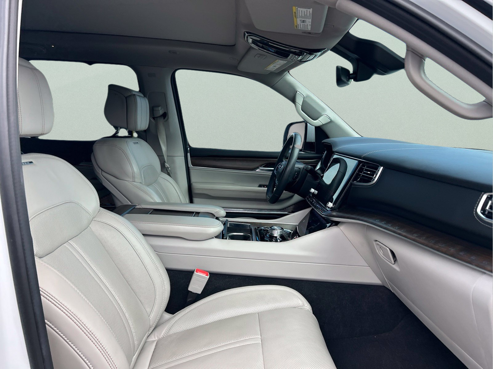 Used 2022 White Jeep Series I image 13