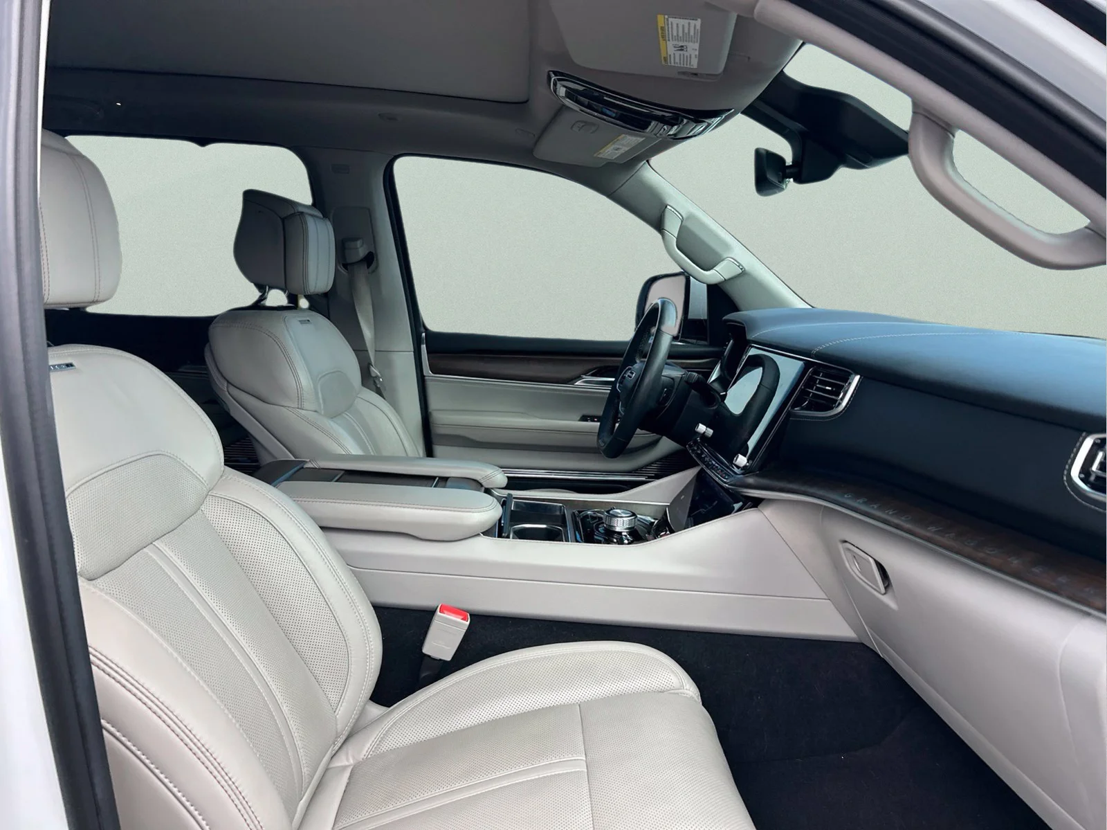 Used 2022 Bright White Clearcoat Jeep Series I image 13