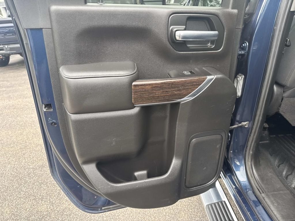 Used 2020 Blue GMC SLE image 16