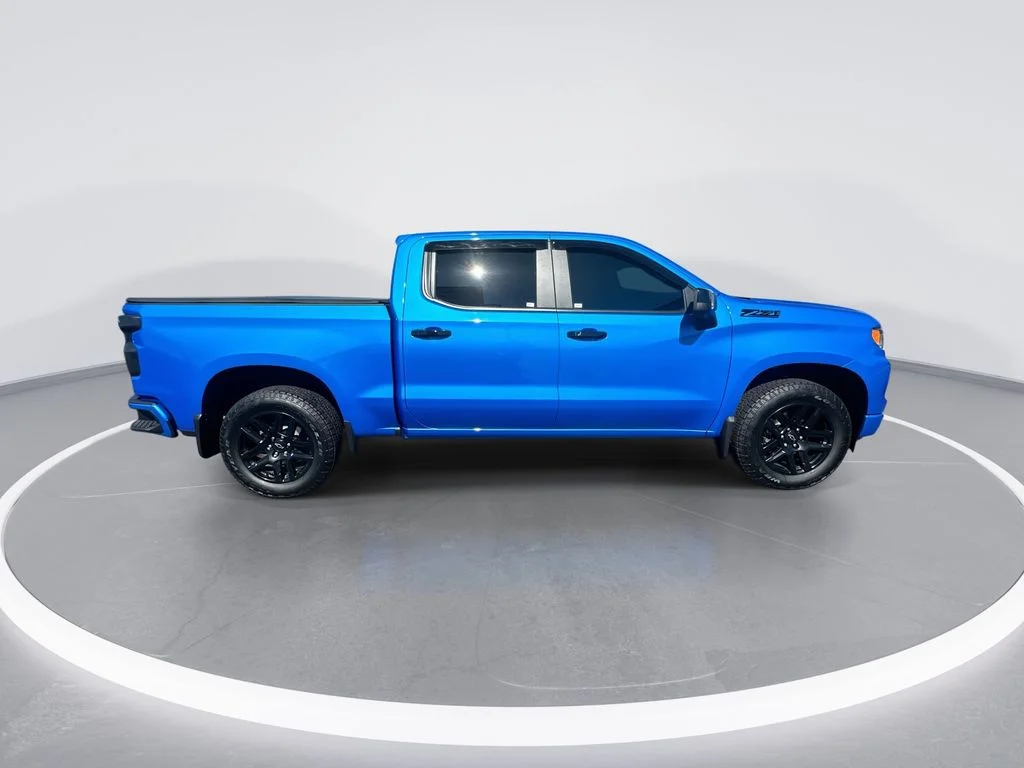 Used 2025 Blue Chevrolet RST image 9
