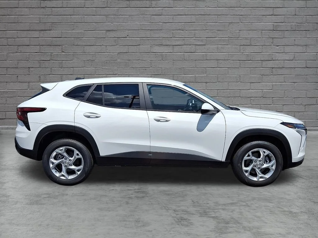 New 2026 Summit White Chevrolet LS image 9