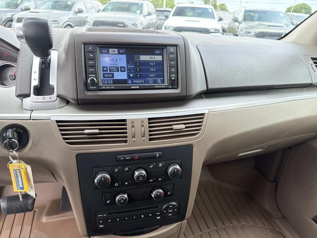 Used 2011 Black Volkswagen SE image 21