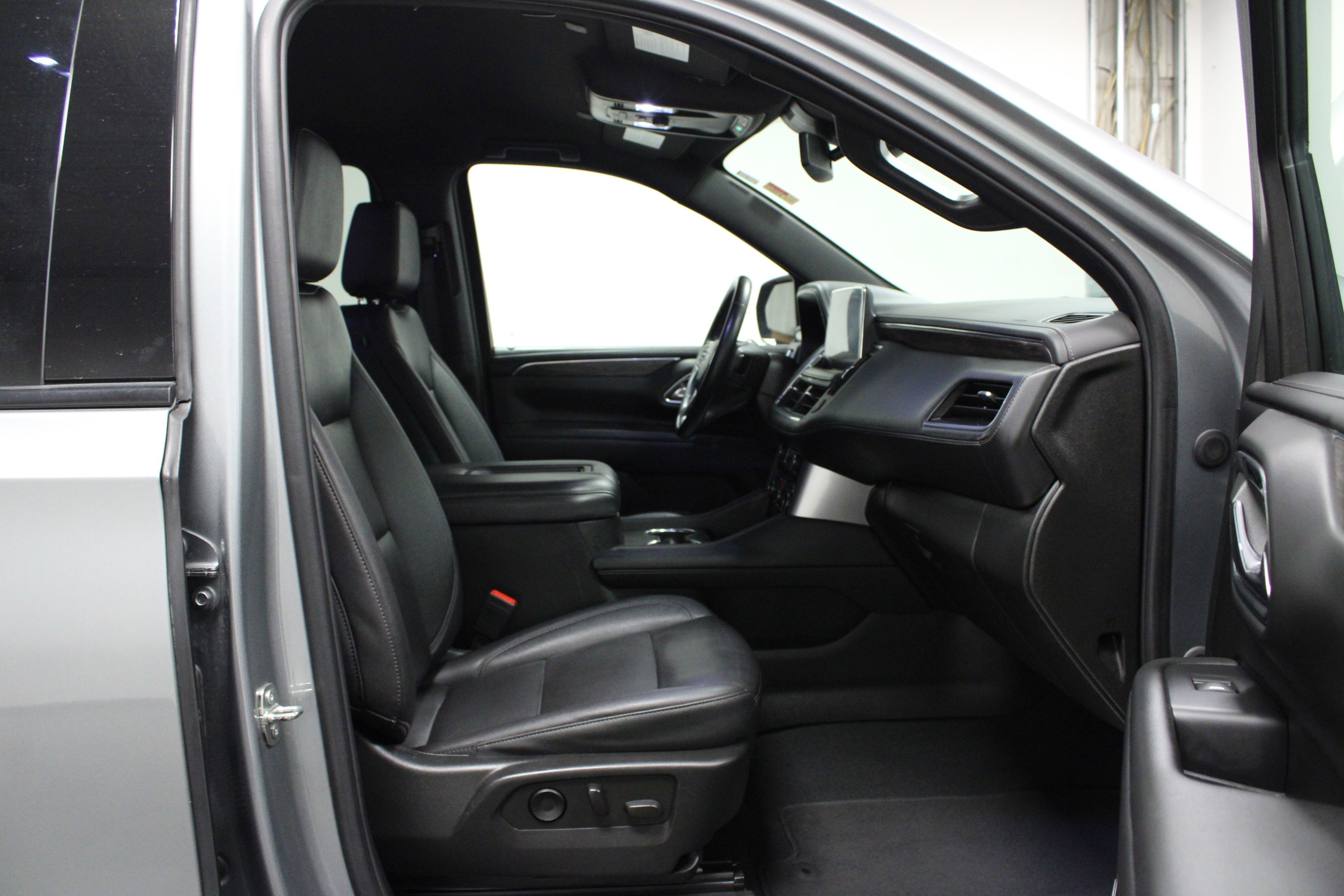 Used 2023 Sterling Gray Metallic Chevrolet Z71 image 17