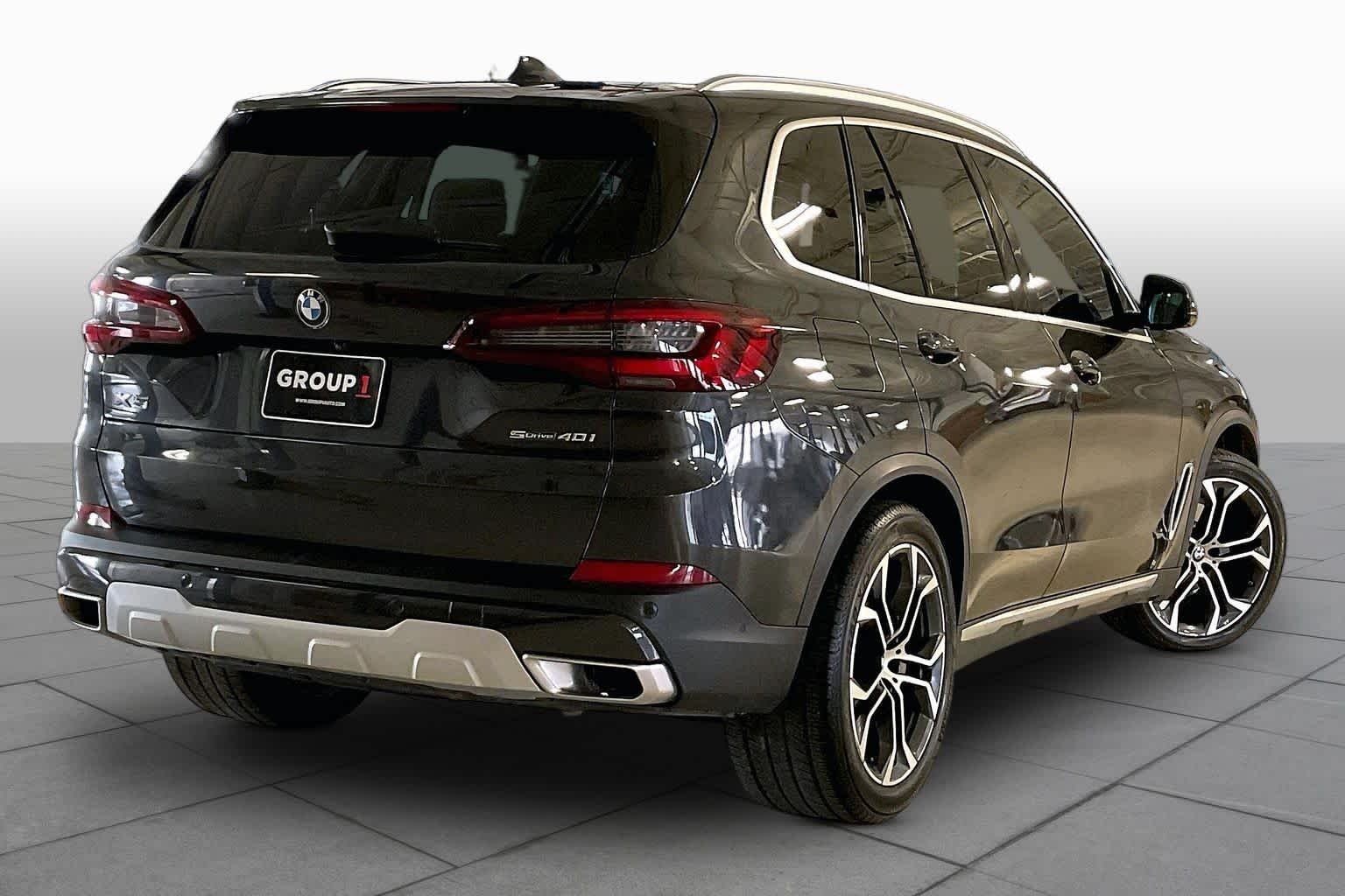 Used 2023 Dark Graphite Metallic BMW sDrive40i image 12