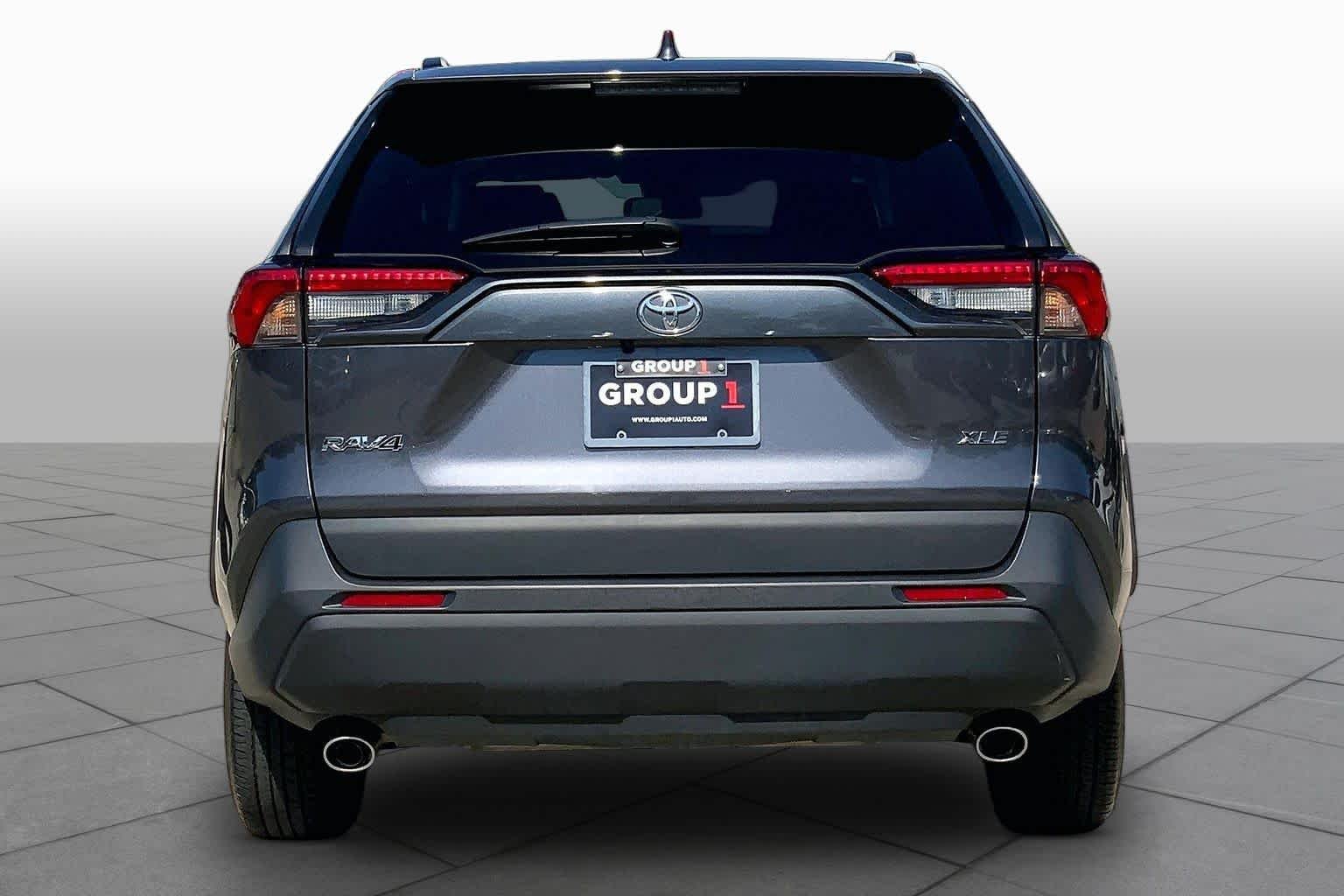 Used 2025 Magnetic Gray Metallic Toyota XLE image 5