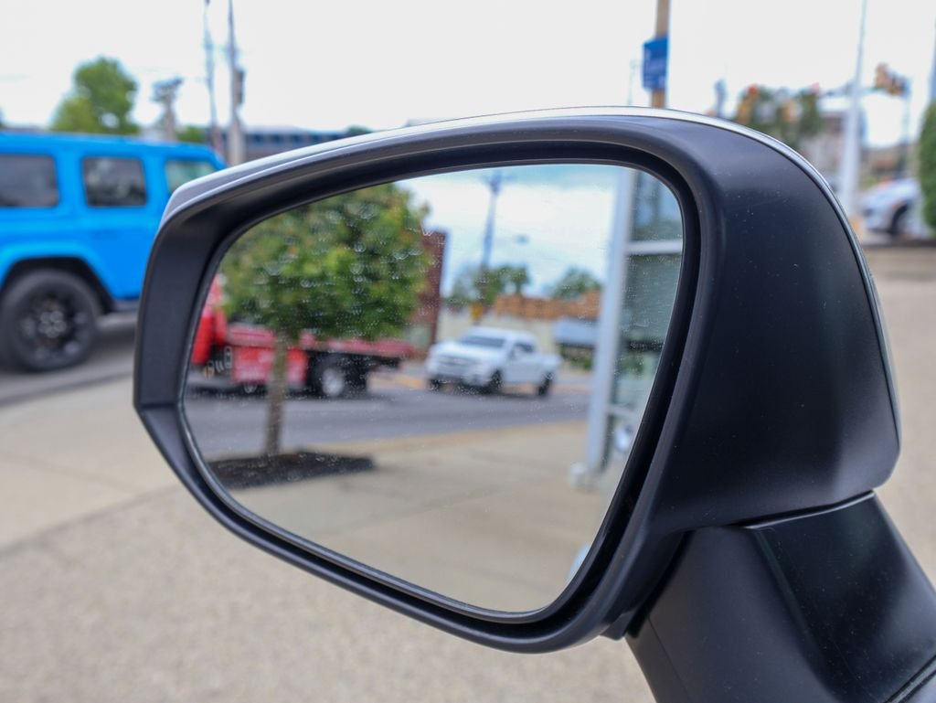 Used 2022 Silver Toyota XLE image 30