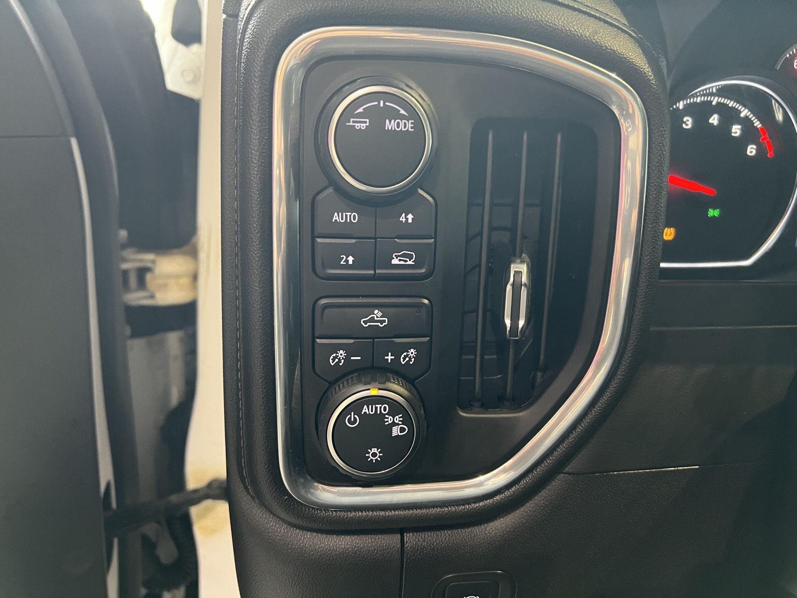 Used 2021 Summit White Chevrolet LT image 11