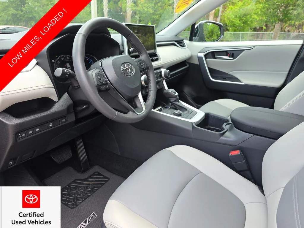 Certified Used 2025 Silver Toyota XLE Premium image 26