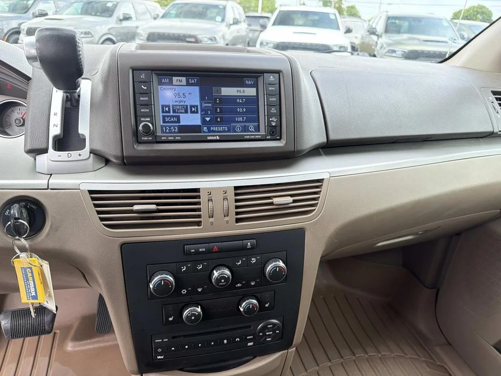 Used 2011 Black Volkswagen SE image 21