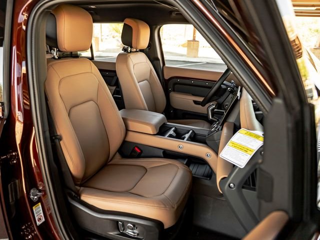 New 2026 Sedona Red Land Rover S image 30