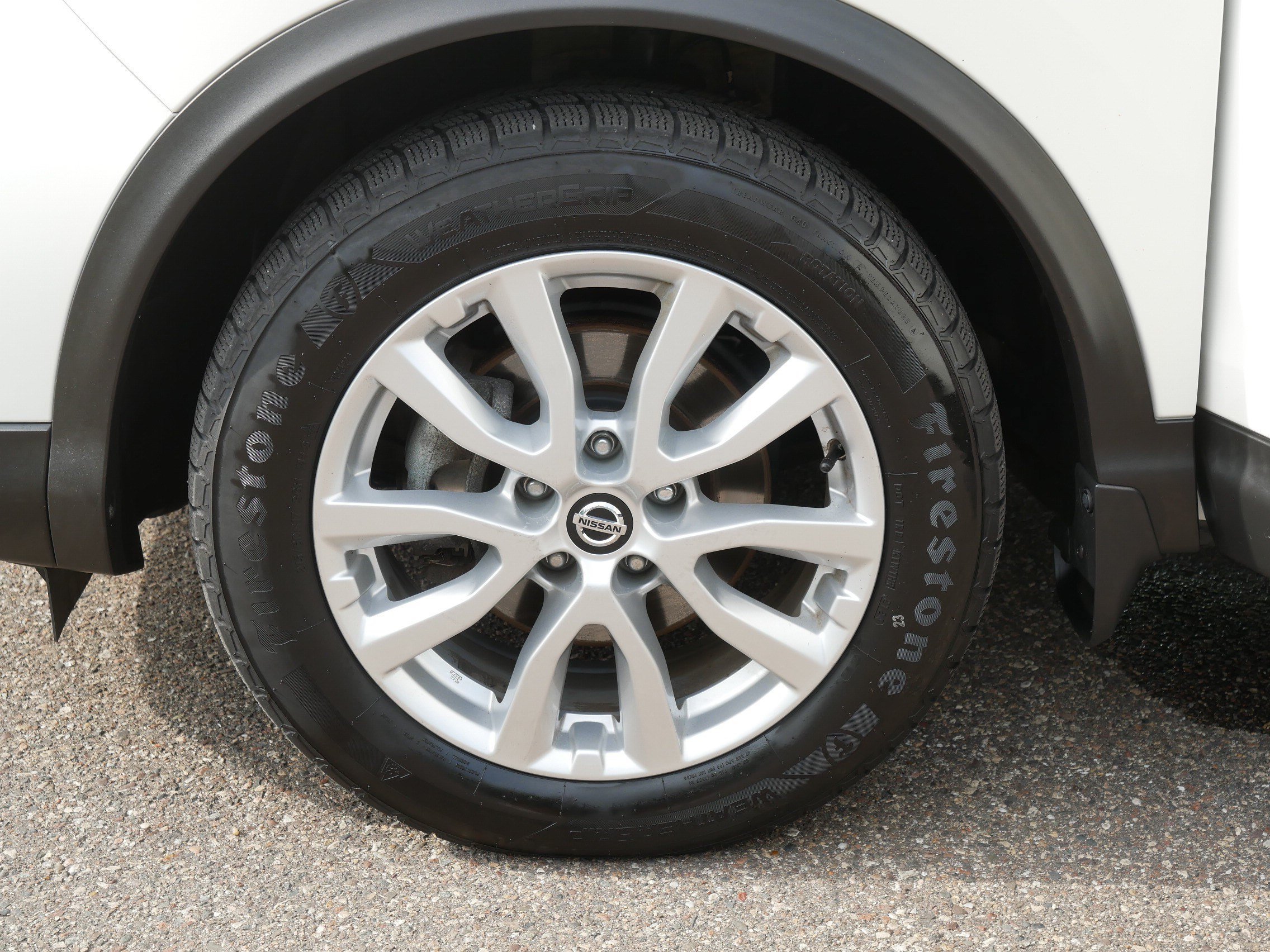 Certified Used 2022 Pearl White Tricoat Nissan SV image 15