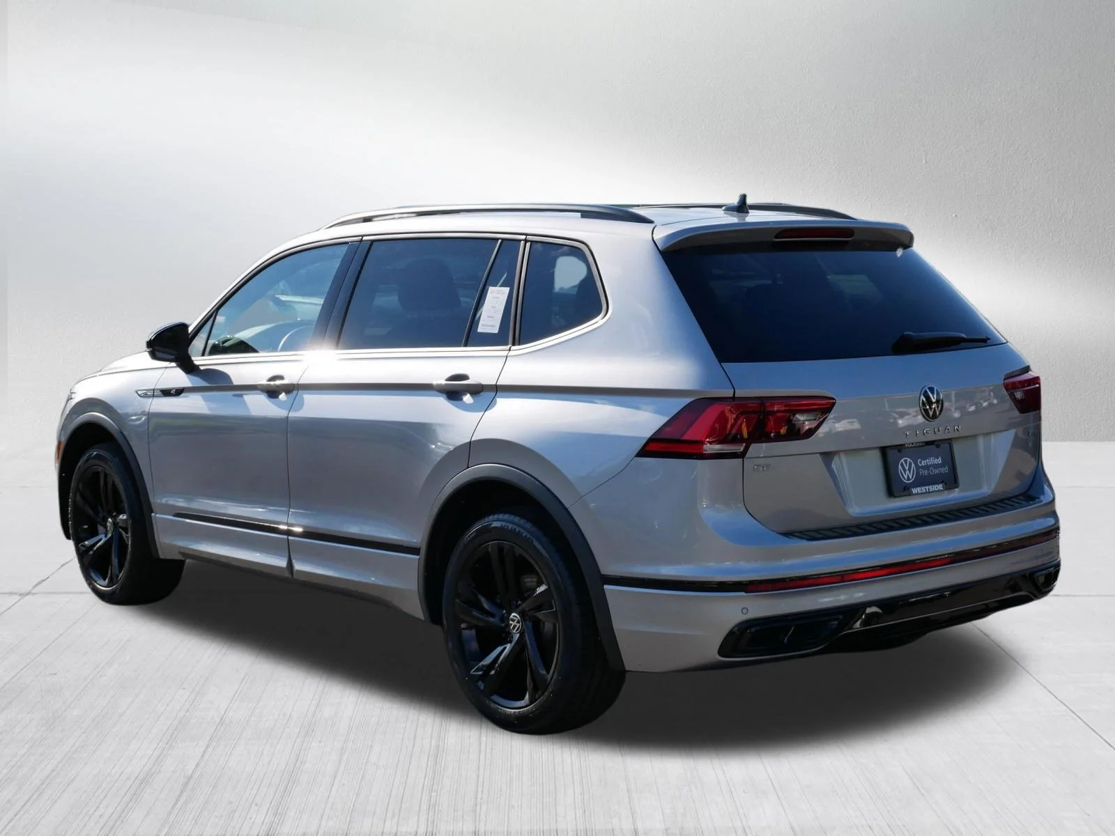 Certified Used 2023 Pyrite Silver Metallic Volkswagen SE R-Line Black image 5