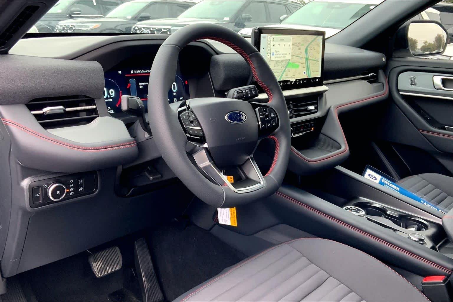 New 2026 Star White Metallic Tri-Coat Ford ST-Line image 6