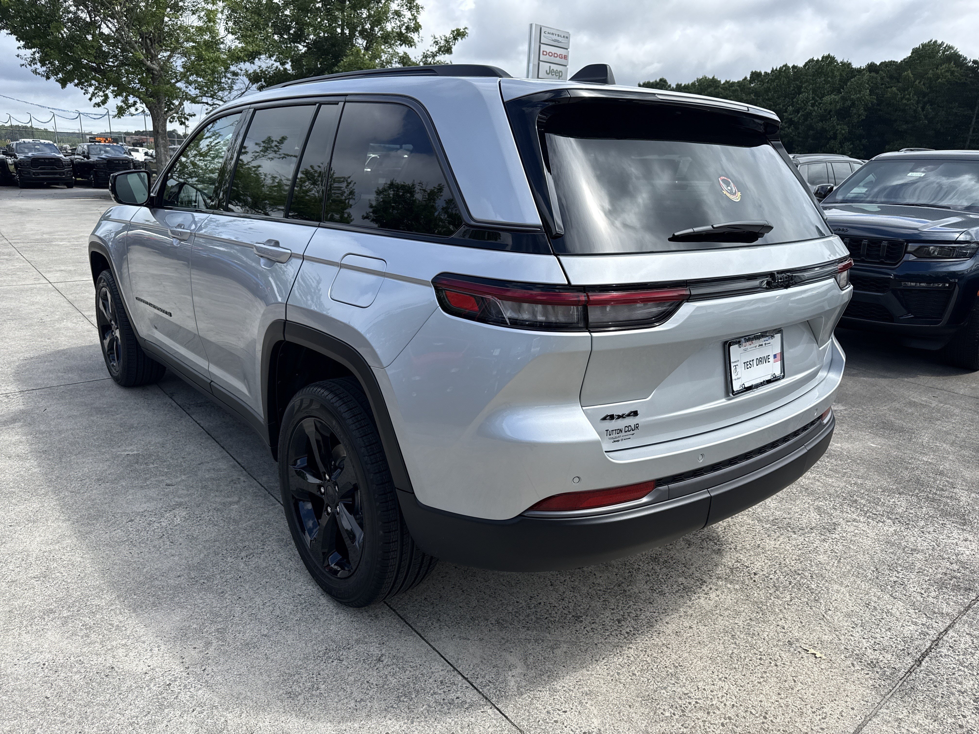 New 2026 Silver Zynith Jeep Limited image 5