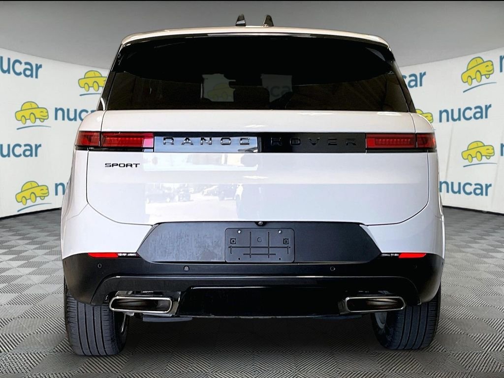 Used 2025 White Land Rover SE image 5