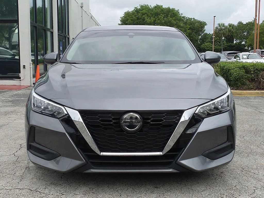 Used 2020 Gray Nissan S image 8