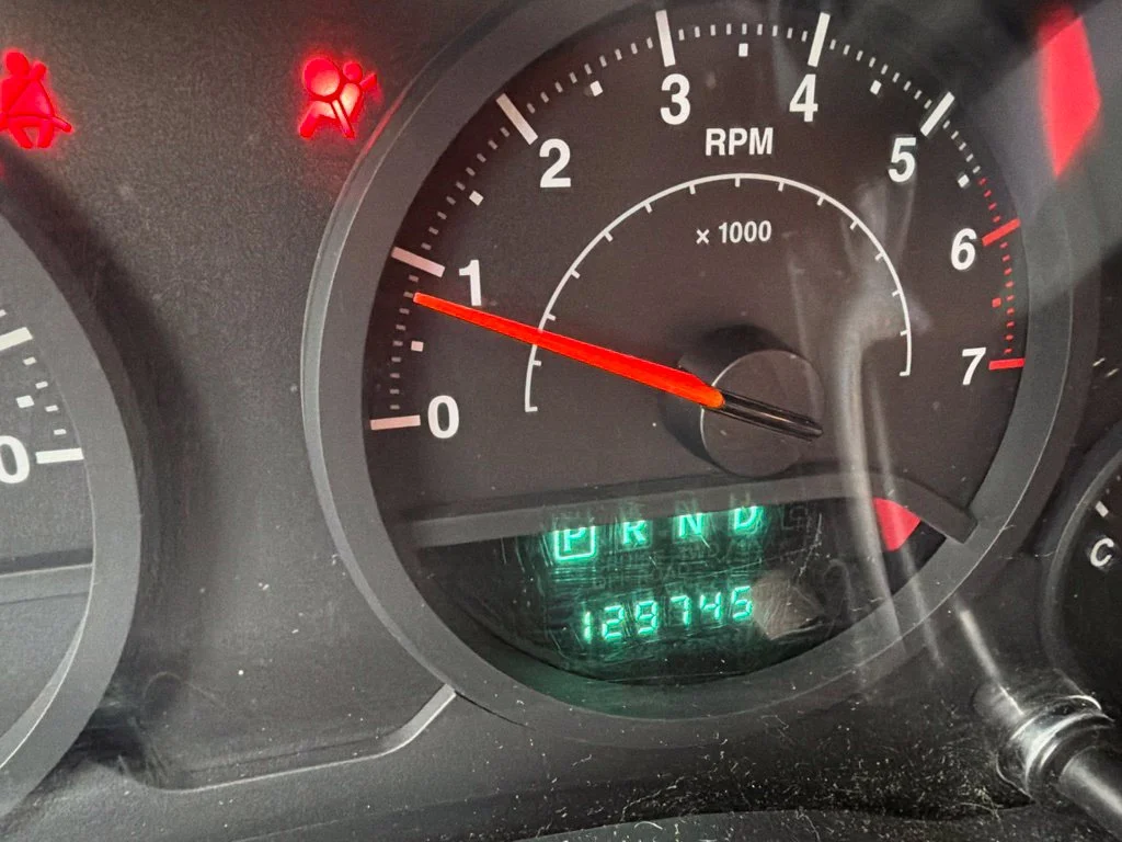 Used 2008 Black Jeep X image 17
