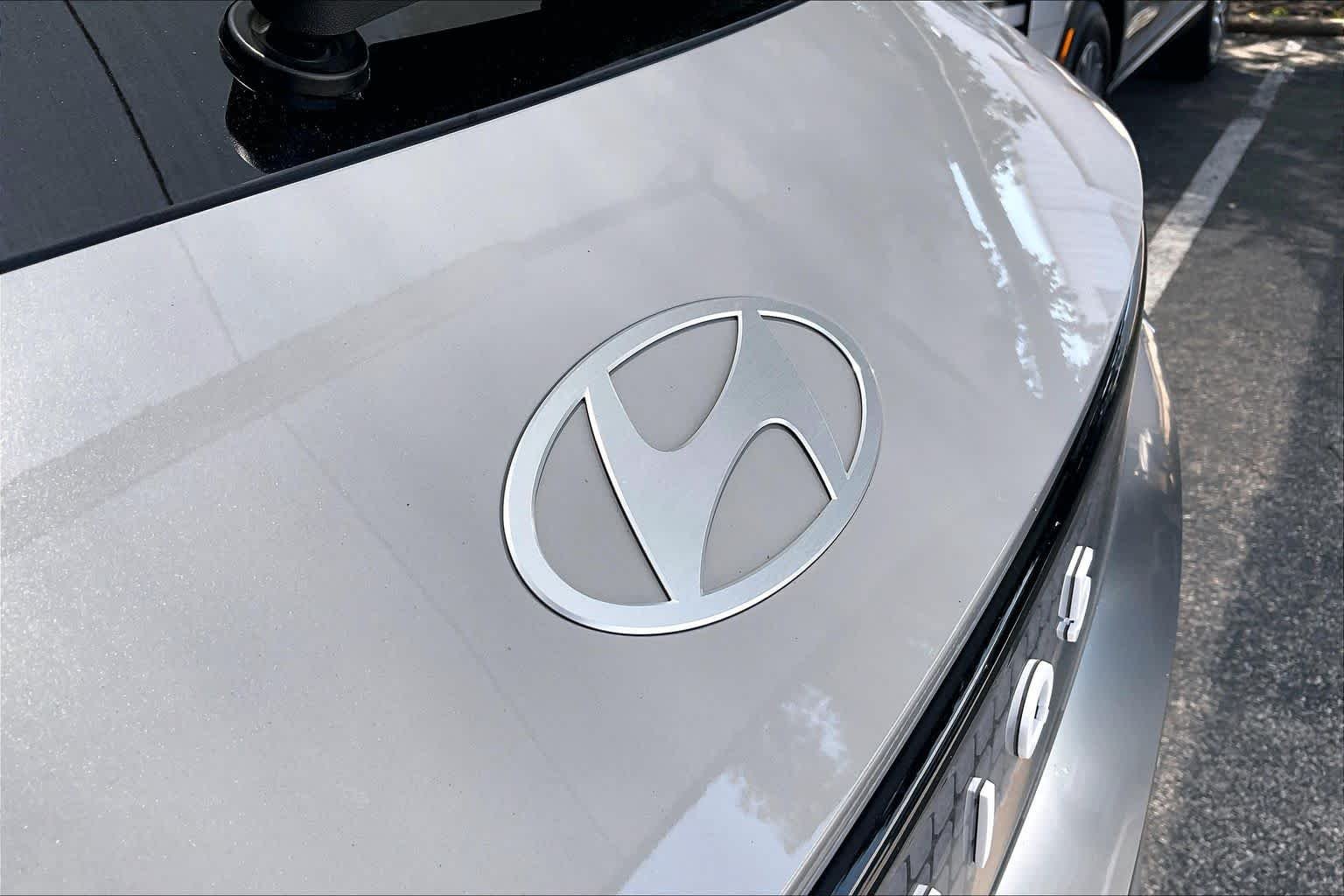 Certified Used 2025 Cyber Gray Hyundai Limited image 30
