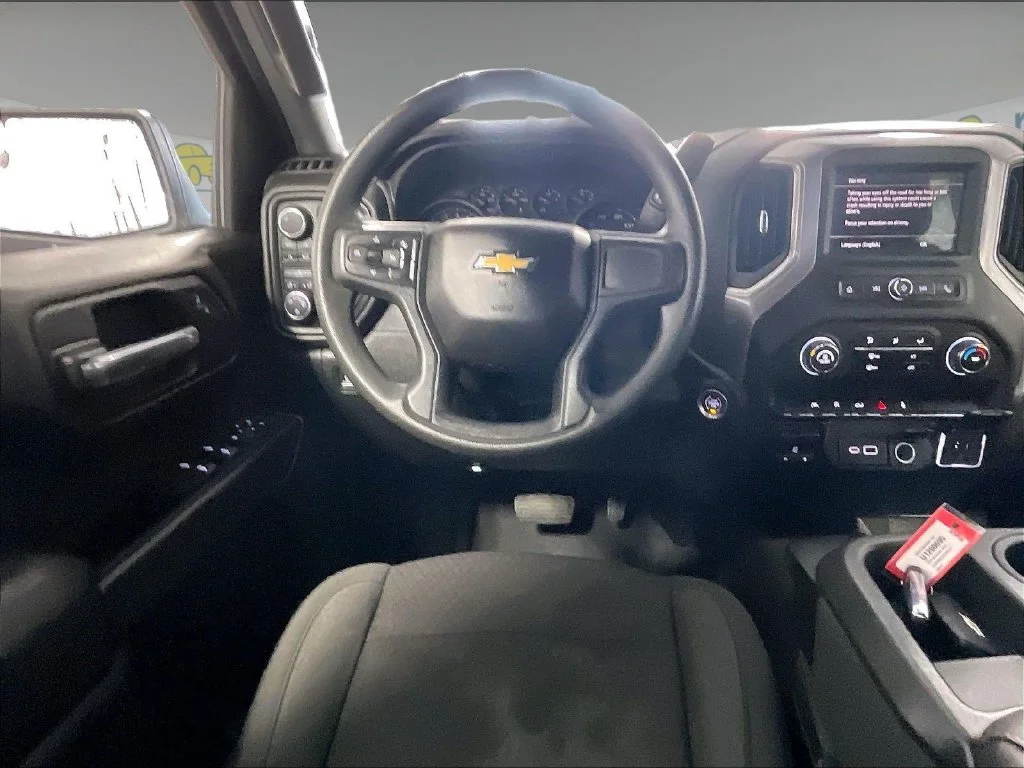 Used 2023 White Chevrolet Custom image 17