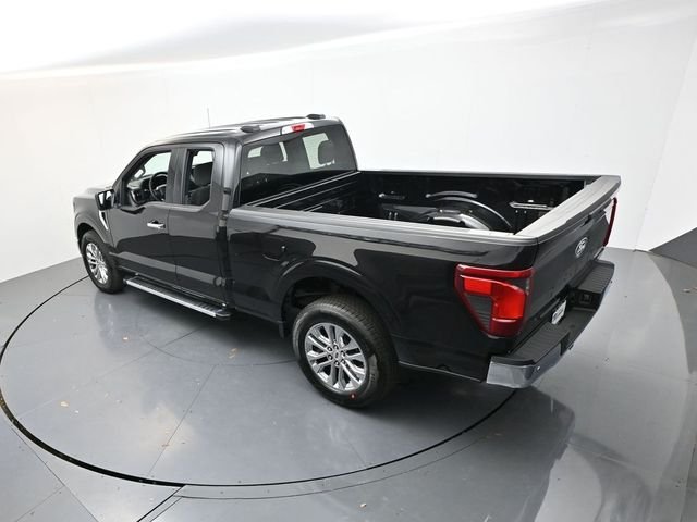New 2026 Agate Black Metallic Ford XLT image 22