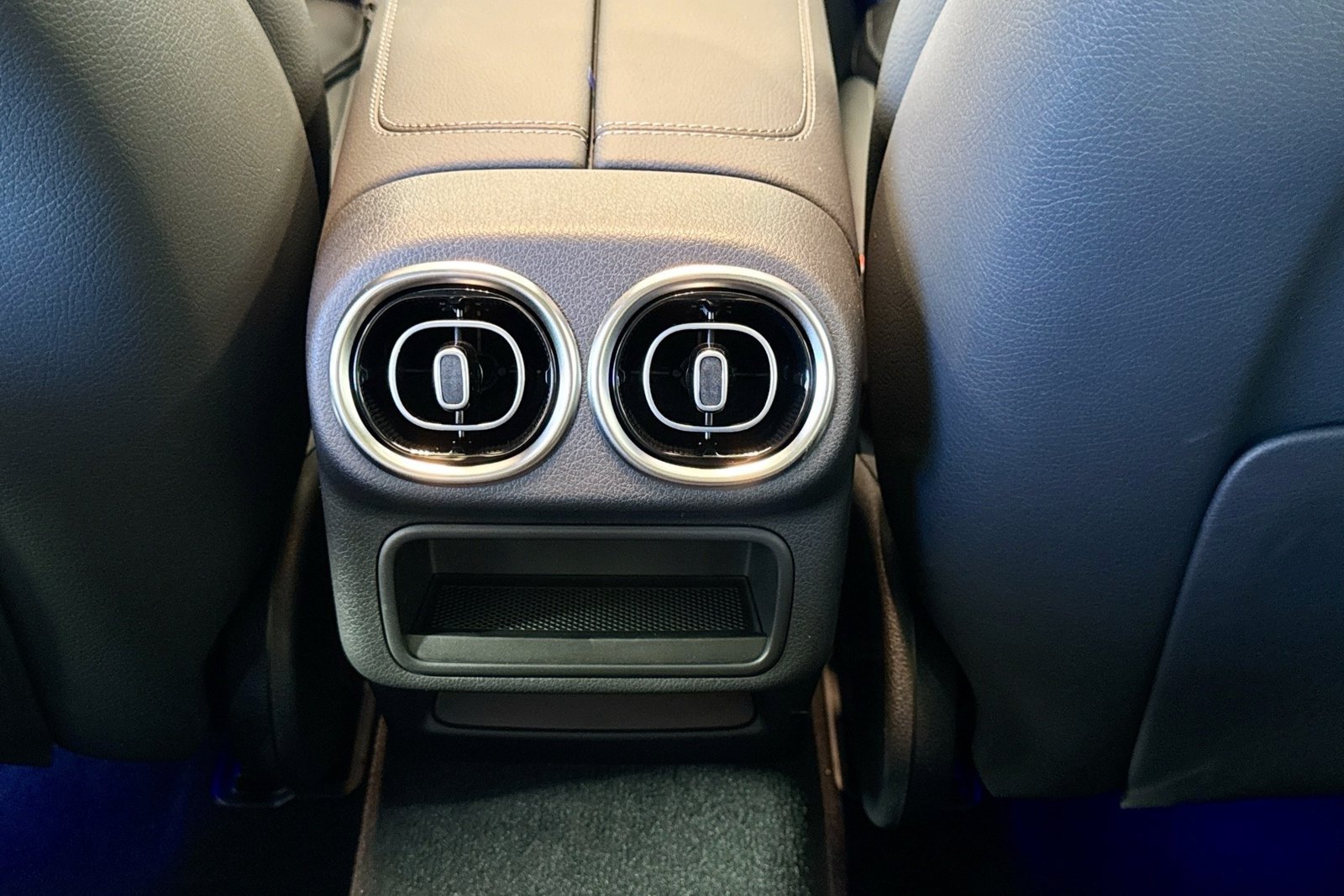 New 2026 Polar White Mercedes-Benz AMG® GLC 43 image 23