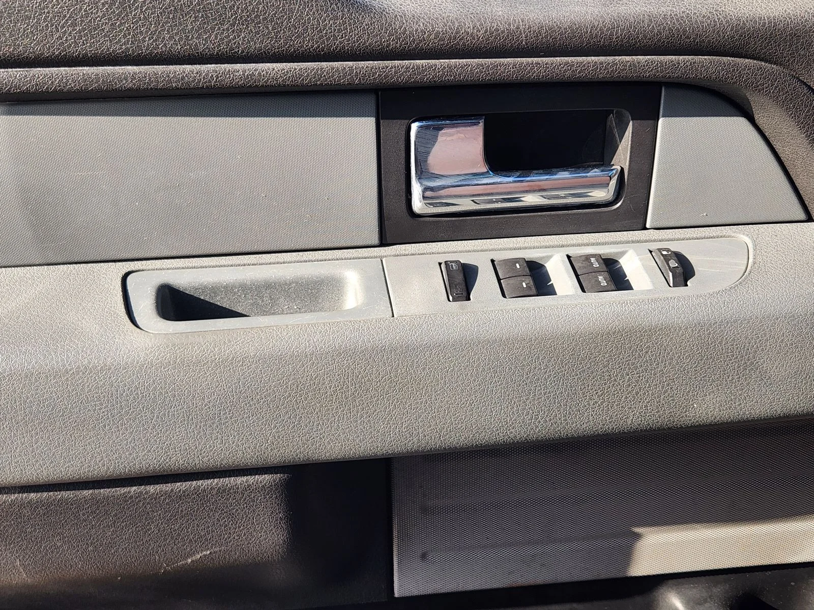 Used 2012 White Ford XLT image 22