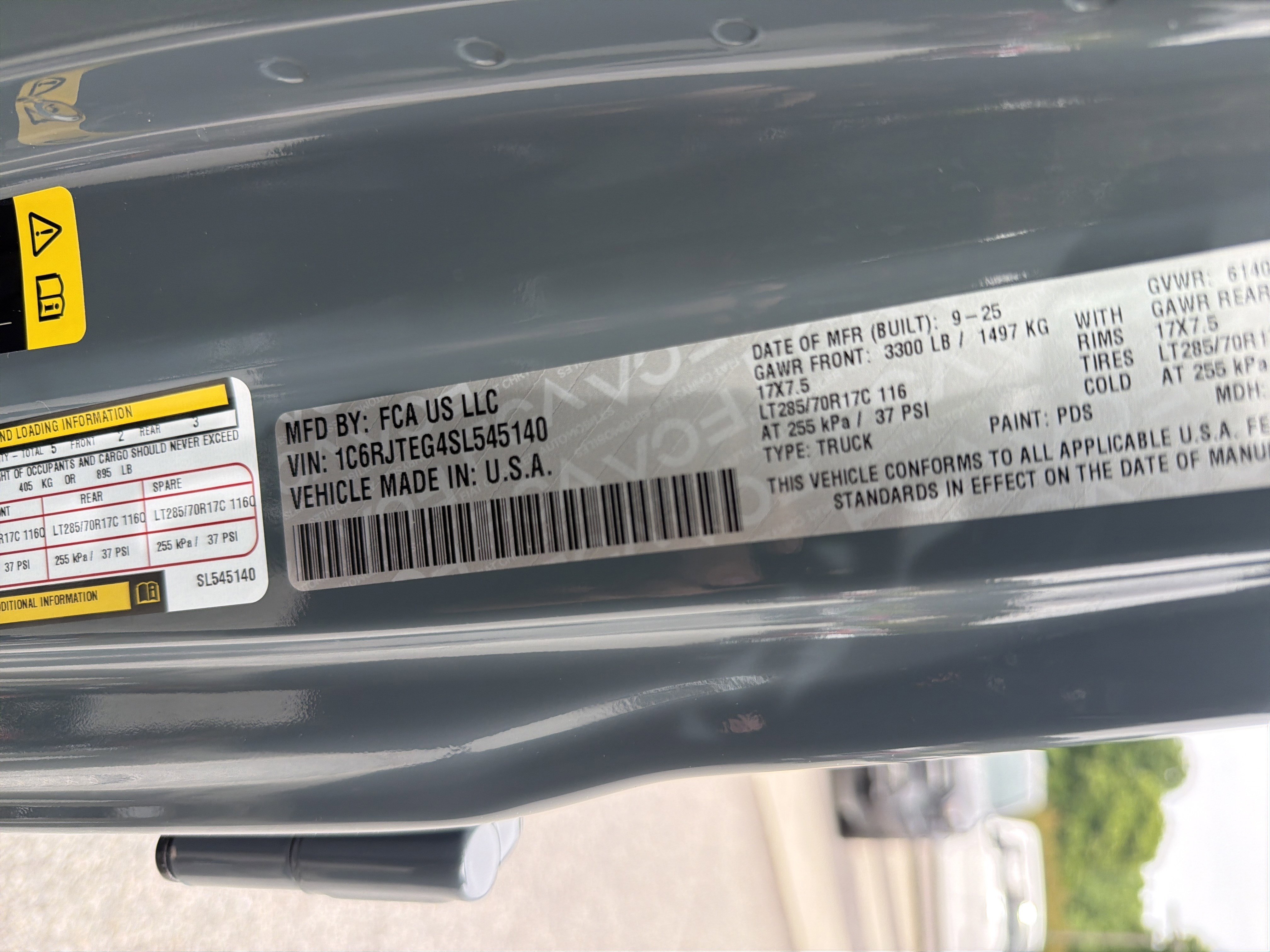 Used 2025 Anvil Clearcoat Jeep Mojave image 14
